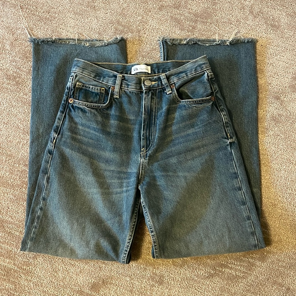 Zara women’s wide leg jean.
